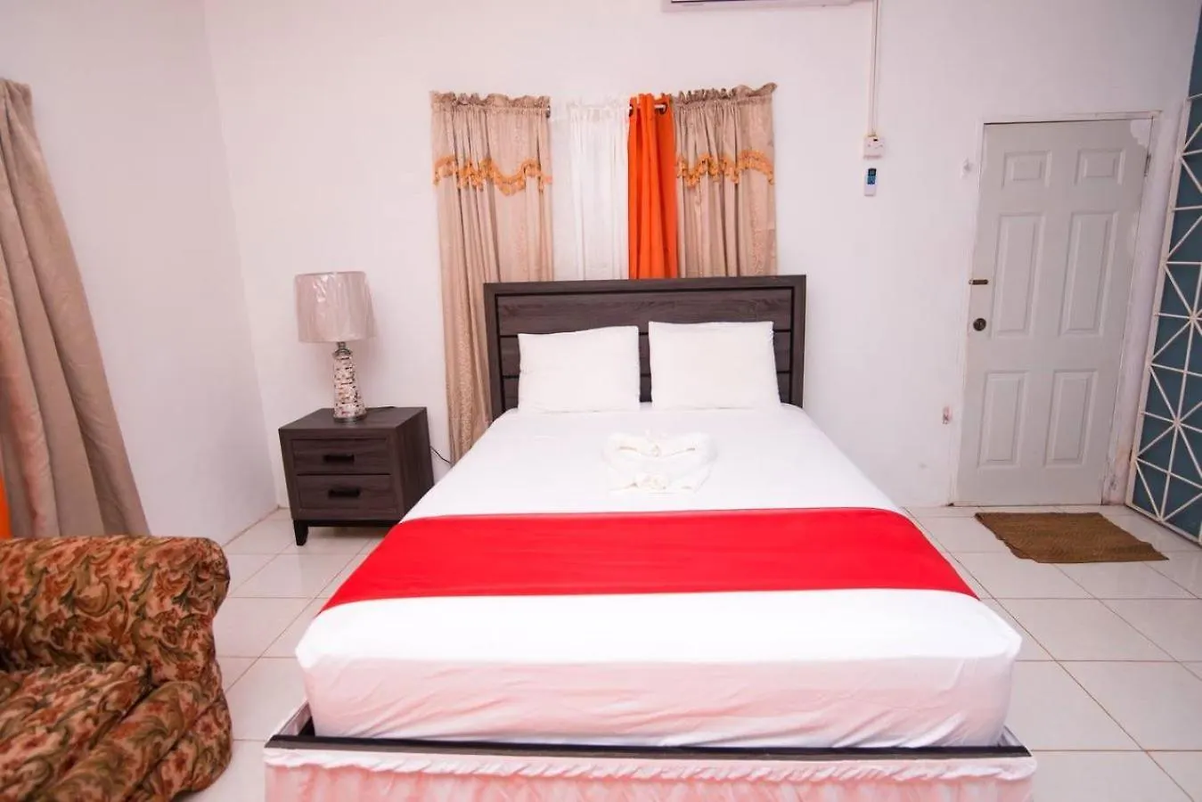 Suzette Guesthouse Accommodations Св. Марии Ямайка